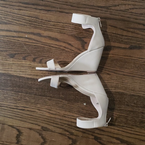 Open Toe Tan Wedges - Picture 6 of 10